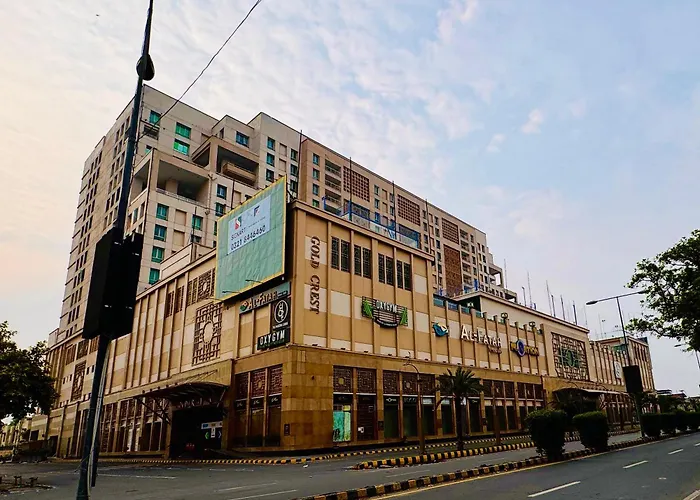 Deluxe Studio For Comfy Stay At Gold Crest Mall - Dha Lahore