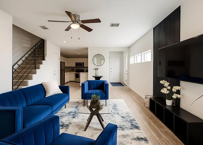 Three Bedroom Clubhaus Houston