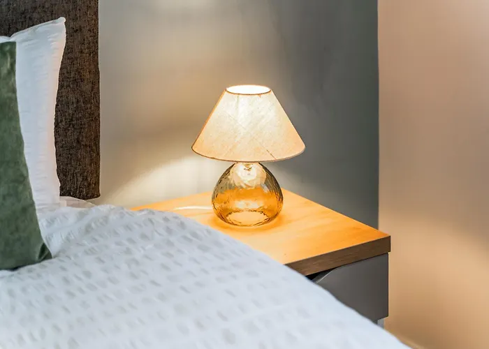 Leeds Elegant Central Flat - Sleeps 8 - Highrise View City Centre