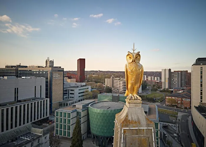 Leeds Elegant Central Flat - Sleeps 8 - View City Centre
