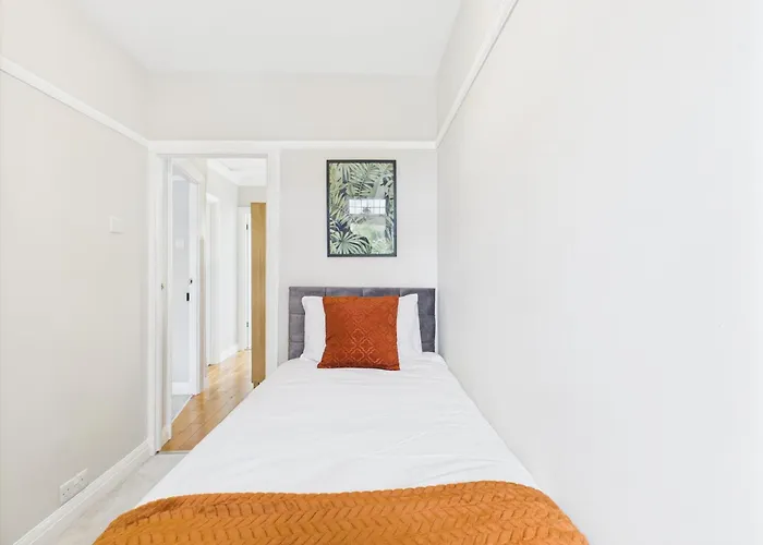 Lovely 4 Bed Wimbledon And Parking London