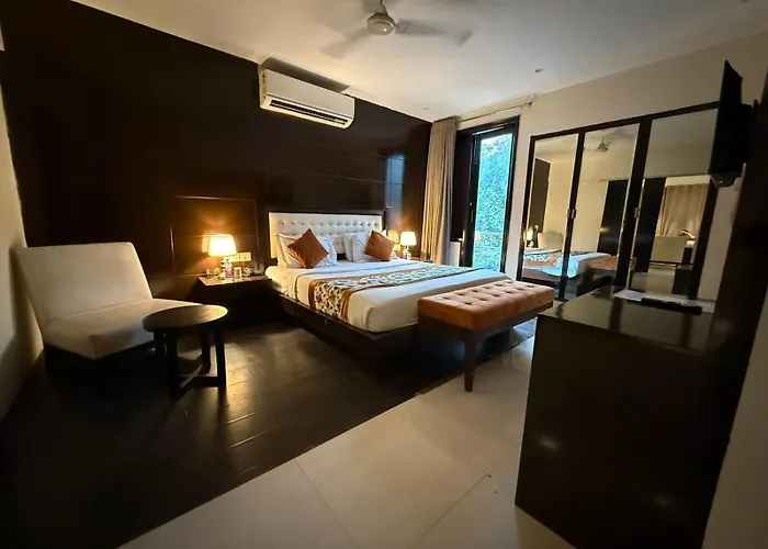 Hotel Grand Arcasia Saket- Near Pvr Anupam New Delhi