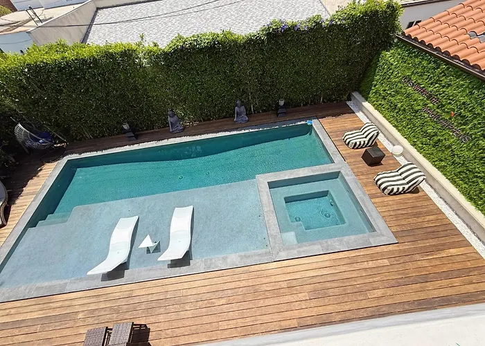 Spacious 5Br Home With Infinity Pool & Large Rooftop Los Angeles
