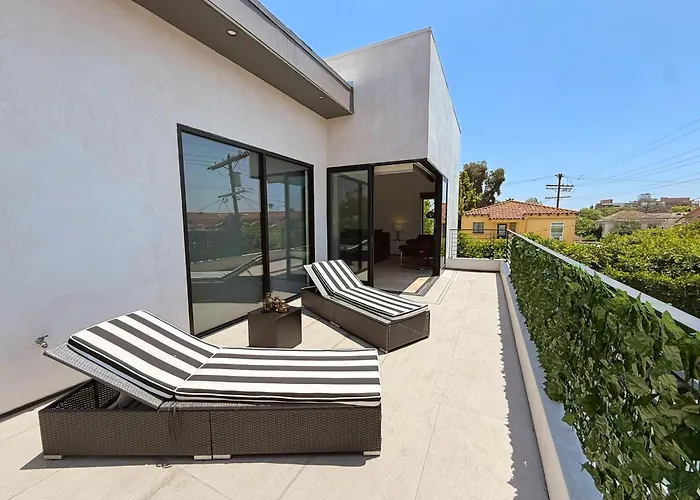 Spacious 5Br Home With Infinity Pool & Large Rooftop Los Angeles