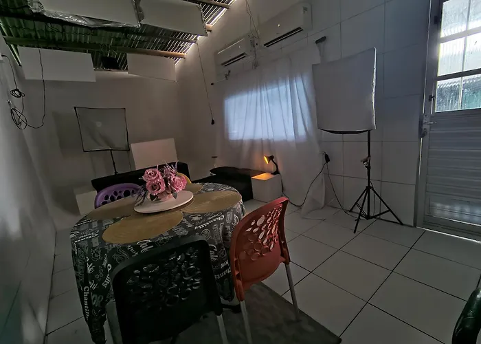 Espaco Individual Com Sofa-Cama Rede Mesa De Jantar Poltronas Ar Banheiro Compartilhado Recife