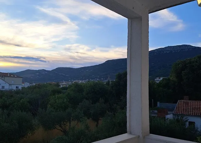 Large Apartment Between Split And Trogir Kastela