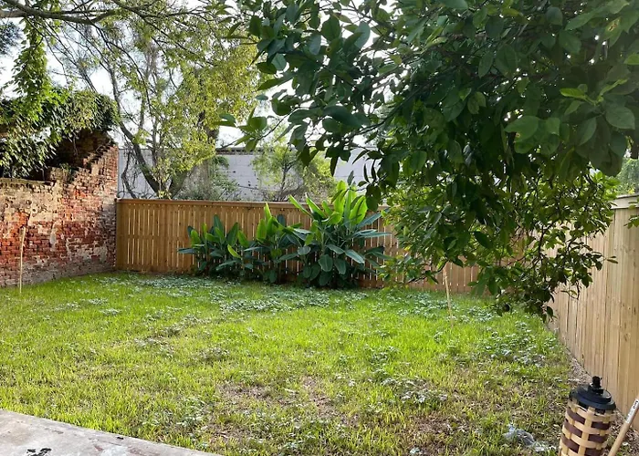Exposed-Beam Home W Full Chef'S Kitchen New Orleans