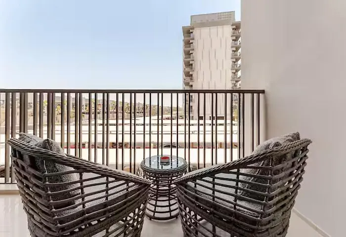 Studio Brand New I Mag 980 I Close To A Cycling Route & Gym I 10 Minutes To Downtown By Car Dubai