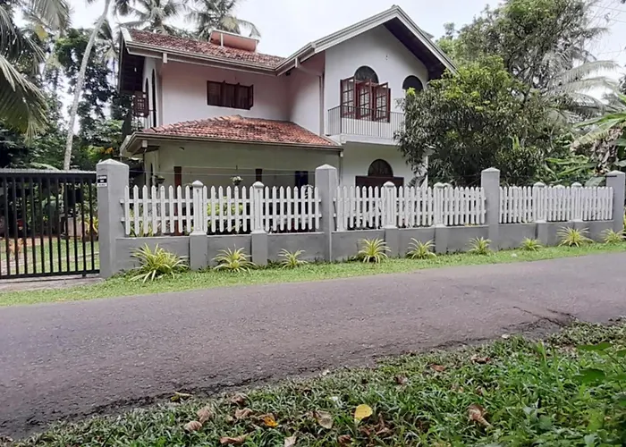 Le Meridien Bnb Home Stay Negombo