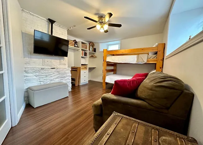 Hiltz House Cellar Suite Near Halifax Ferry