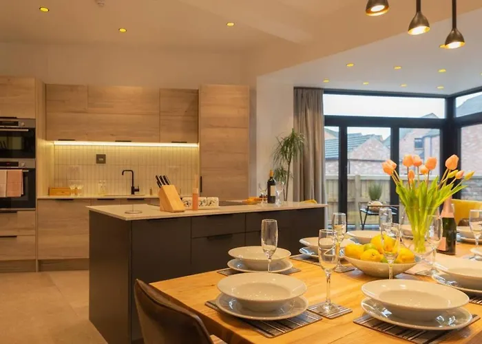 Escape 2 Unwind At The Parade, Accommodates 10 York