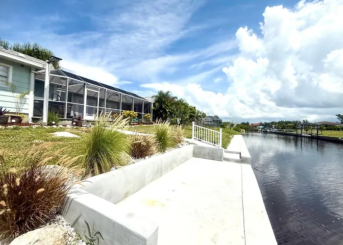 Beautiful Waterfront Home Less Than 7 Mins To Beaches Englewood