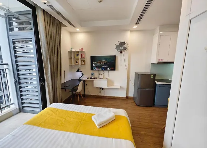 Luxury Studio Apt 25' To Airport, Gym, Swimming Pools Hanoi