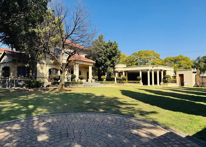 Crown Guesthouse-Waterkloof Pretoria