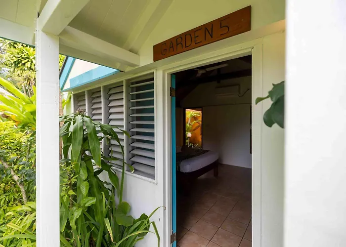 Beachouse Resort Namatakula