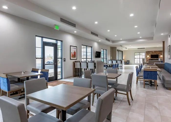 Comfort Suites Scottsdale Talking Stick Entertainment District