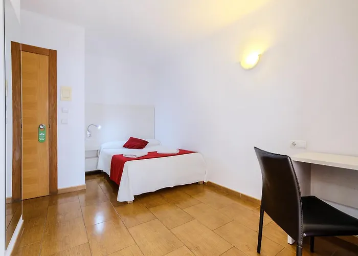 Azuline Hostal Marino San Antonio 