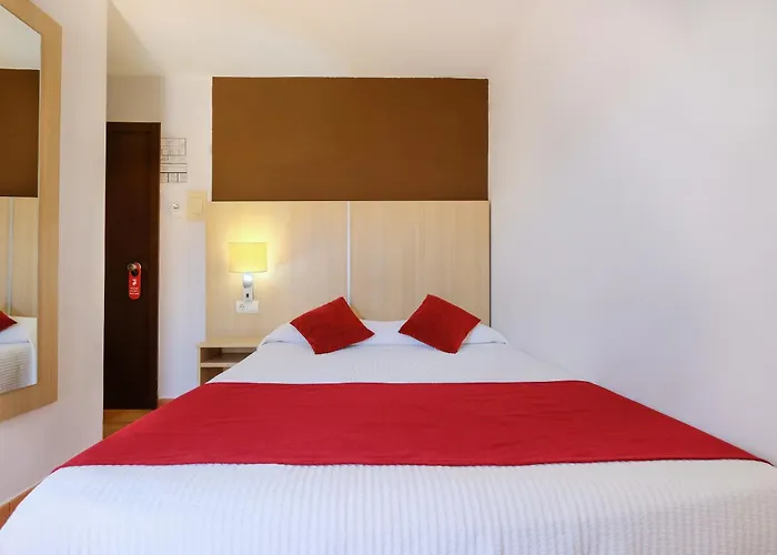 Azuline Hostal Marino San Antonio 