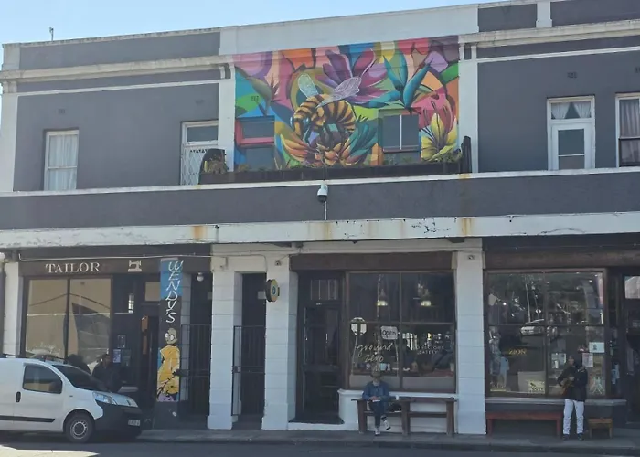 Green Elephant Backpackers Cape Town