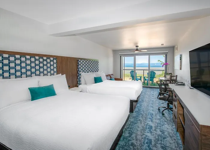 Sea Edge Beachside Hotel Parksville