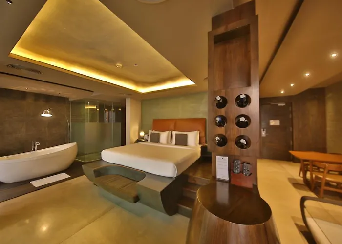 Pledge Scape Hotel Negombo
