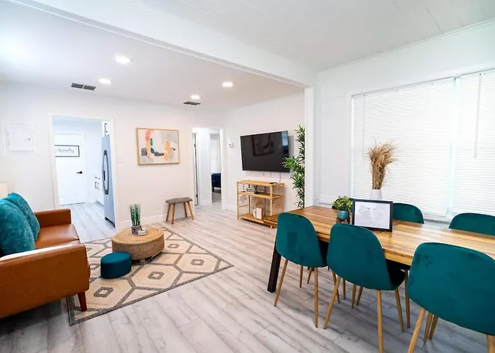 Homey Cozy Newly Renovated Stylish&Chic Tampa