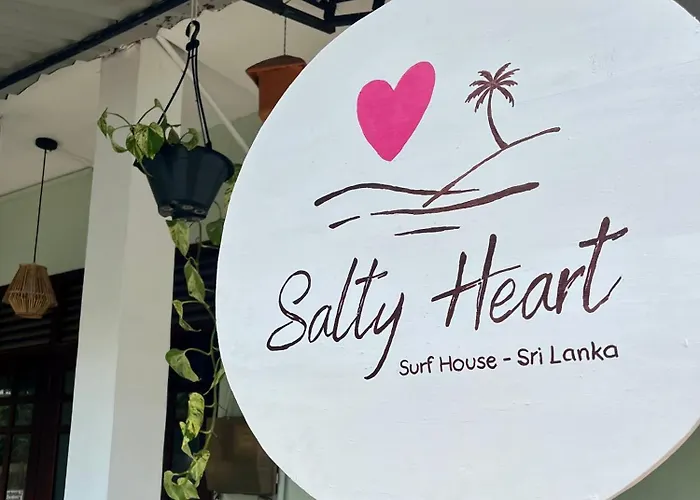 Salty Heart - Surf House Hostel Weligama