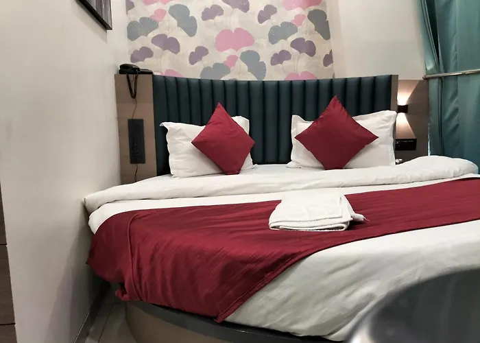 Hotel Paris Plaza Ahmedabad