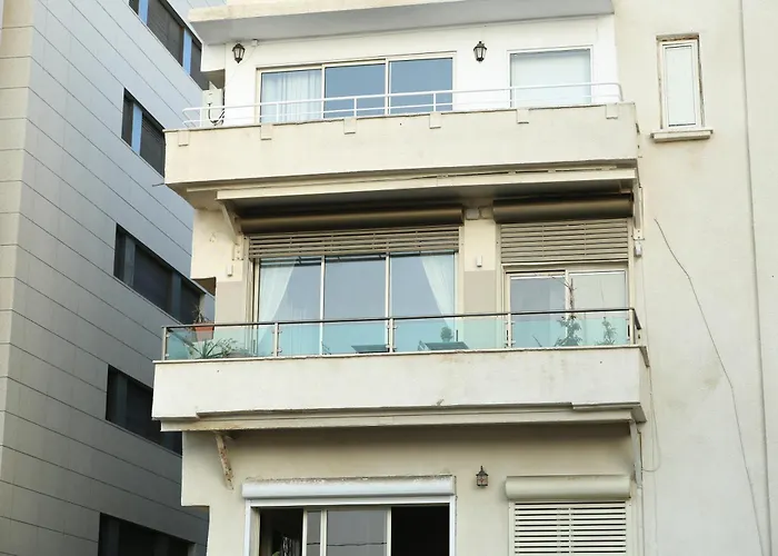 Sea View Apartment Prime Location On Gordon Beach Tel Aviv