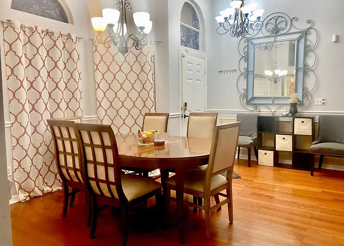 Orlando 4 Bedroom Family Retreat
