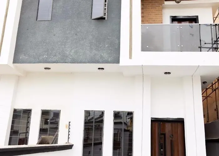 Serene 3Br Self-Compound In Lekki With Starlink Wifi