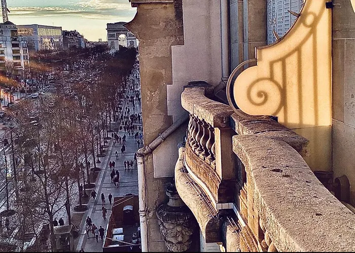 Balcony- Avenue -Champs Elysees Paris