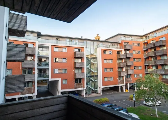 2 Bed 2 Bath Apartment Birmingham City Centre