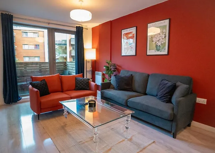 2 Bed 2 Bath Apartment Birmingham City Centre