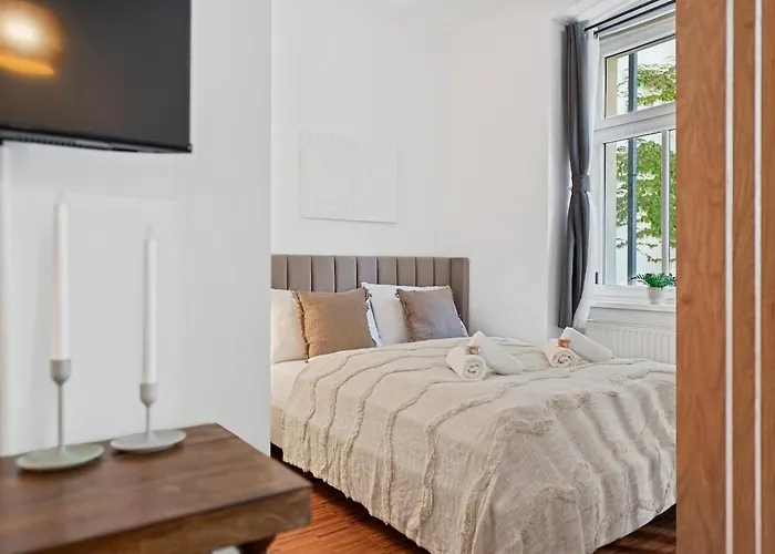 Central & Peaceful Apartment With Terrace Vienna