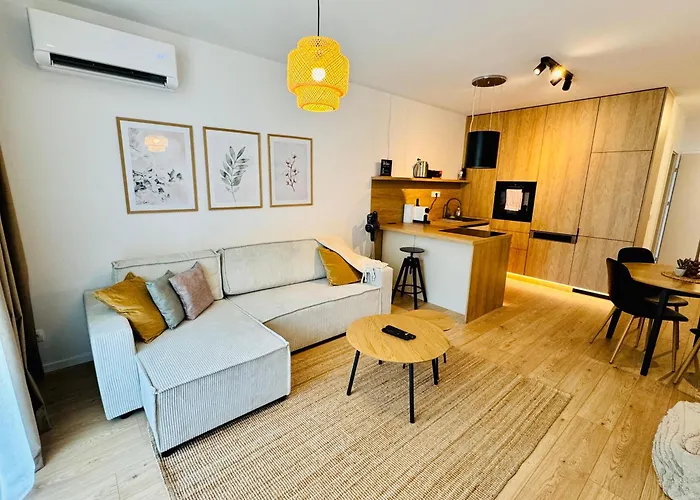 Little Rome - 2 Bedroom Apartment With Garden And Free Parking Trnava
