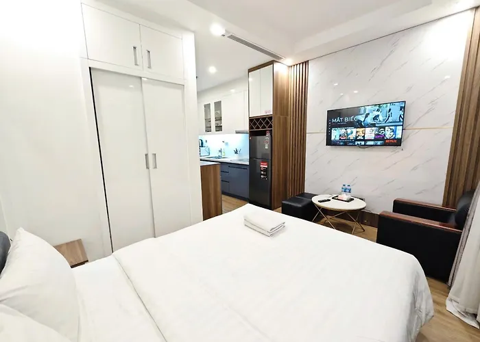 Luxury Studio In Vinhomes Green Bay, 25' To Airport, Gym, Swimming Pools Hanoi