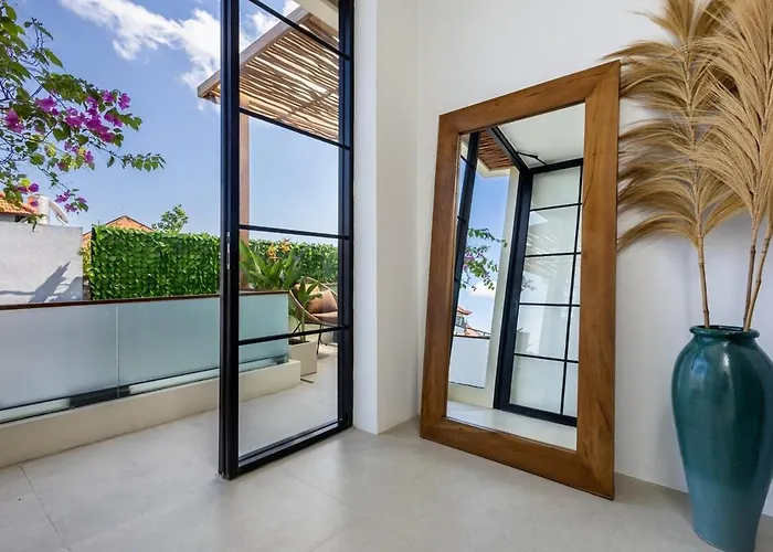 Modern 2Br Villa With Rooftop Steps To Canggu Beach
