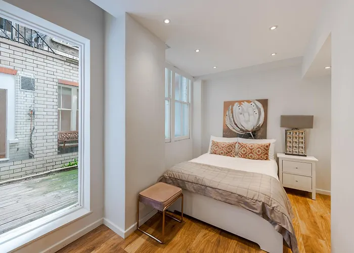 2 Bedrooms 2 Bathrooms Harrods London