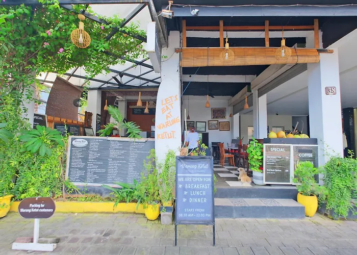 Beautiful Penthouse W/ Incredible Views, Pool, & Cinema Room! Canggu 