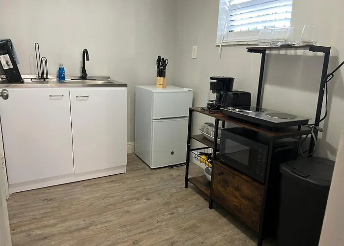 Studios & Coral Gable, Close To Downtown And Airport Miami