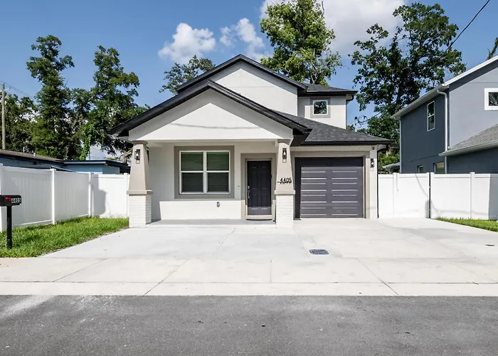 Tampa 3Br Near Zoo & Cruise Port - Sleeps 8 Villa