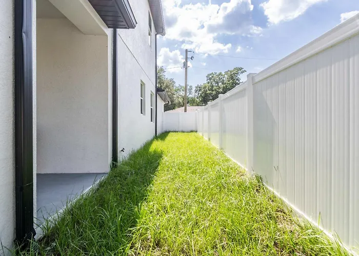 Tampa 3Br Near Zoo & Cruise Port - Sleeps 8 Villa