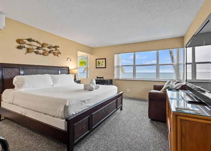Heated Pool-Oceanview-Free Parking-Walk Everywhere Fort Lauderdale