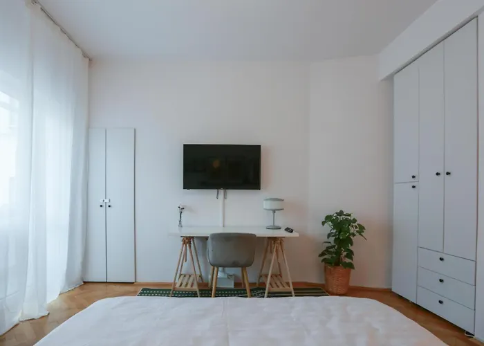 Ultracentral Rest Nest 2 Bedroom Apartment Bucharest