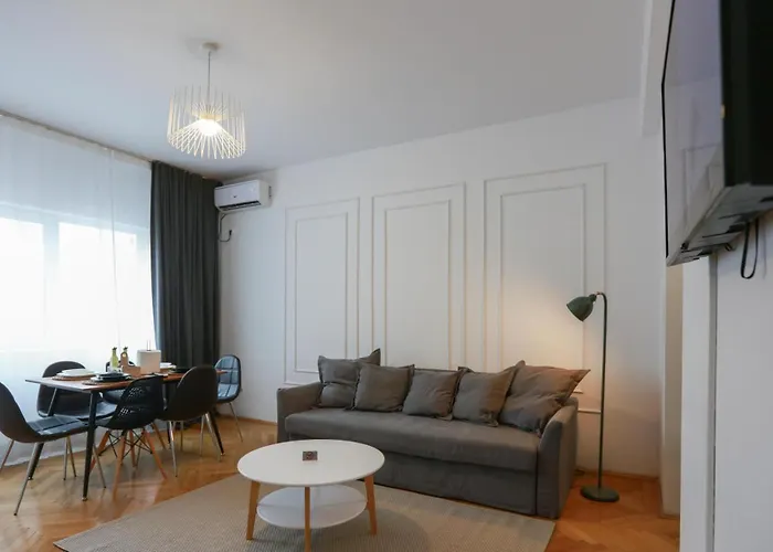 Ultracentral Rest Nest 2 Bedroom Apartment Bucharest