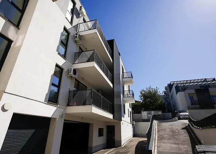 Luxury Landing 4 - Centrally Located Accomodation With Private Parking Targu Mures