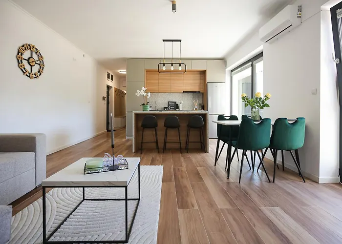 Luxury Landing 4 - Centrally Located Accomodation With Private Parking Targu Mures