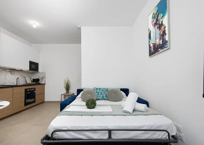Appartement Neuf - Patio Interieur - Parking - Ef Éze