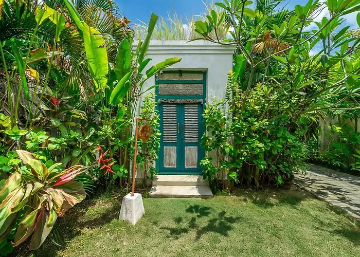 Villa Big Pool, 2Min Beach, 10Min Atlas,Finns Club Canggu 